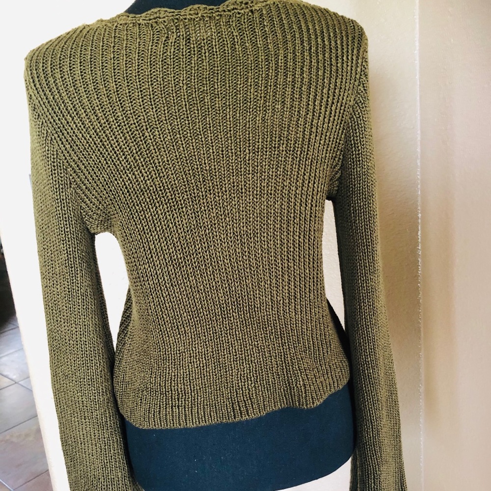 Sweater long sleeves size medium - Picture 6 of 6